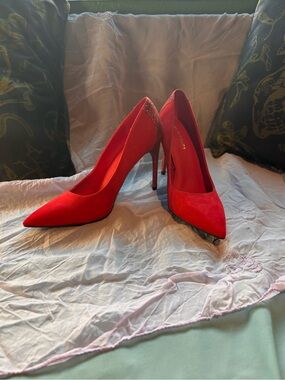 Marc Fisher Red Stiletto Pointed Toe Heels New Unworn Size 7